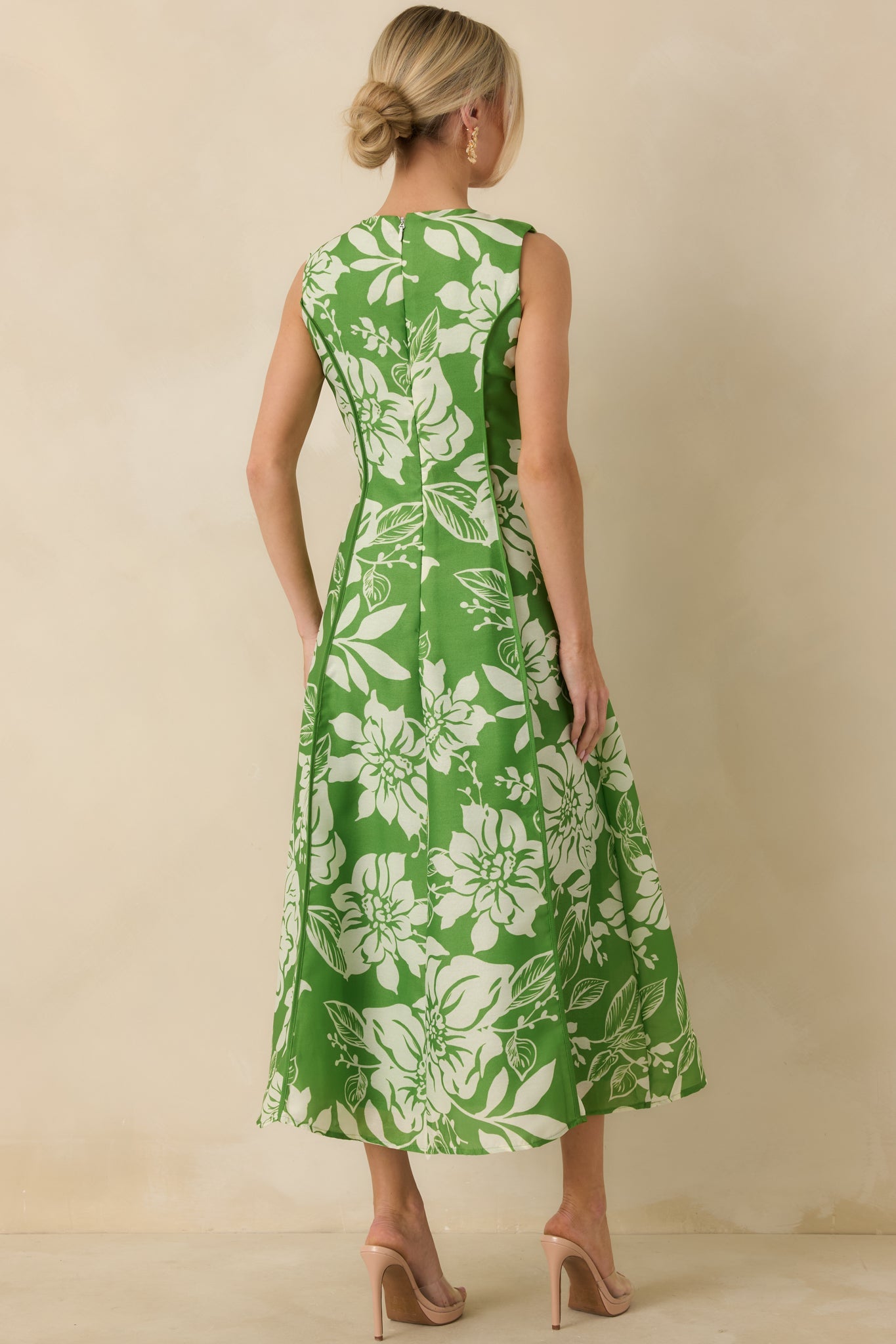 A Beautiful Becoming Green Floral Print Sleeveless Midi Dress