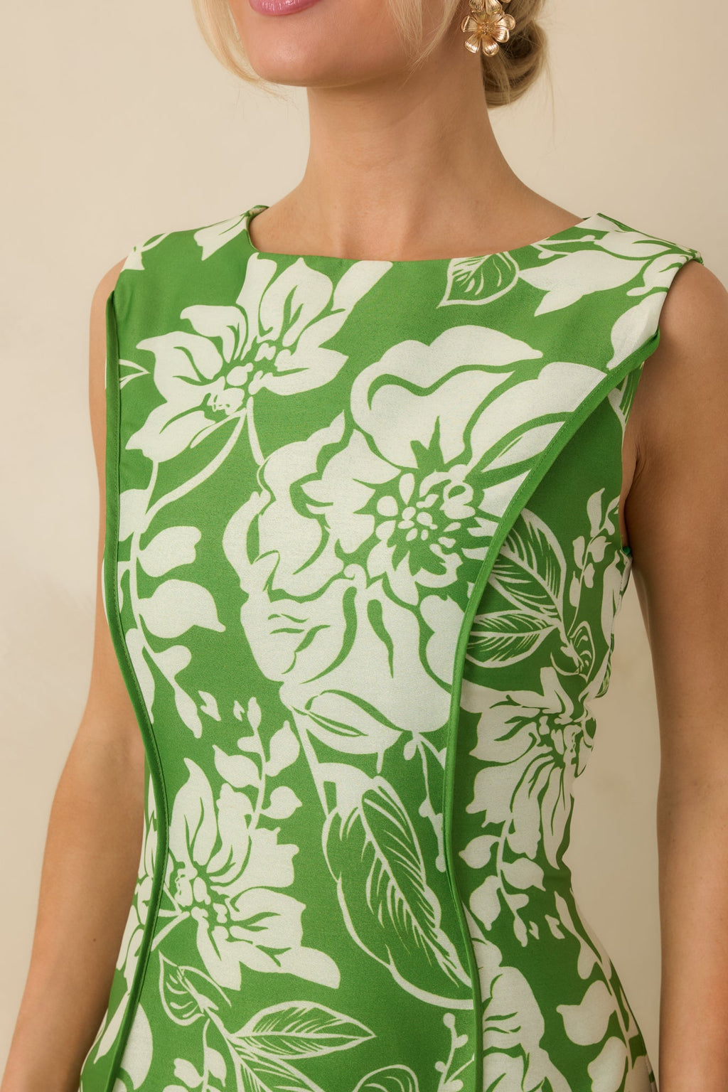 A Beautiful Becoming Green Floral Print Sleeveless Midi Dress